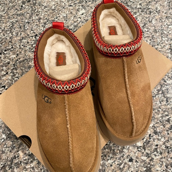 Tazz Suede Platform Slipper - Picture 3 of 3